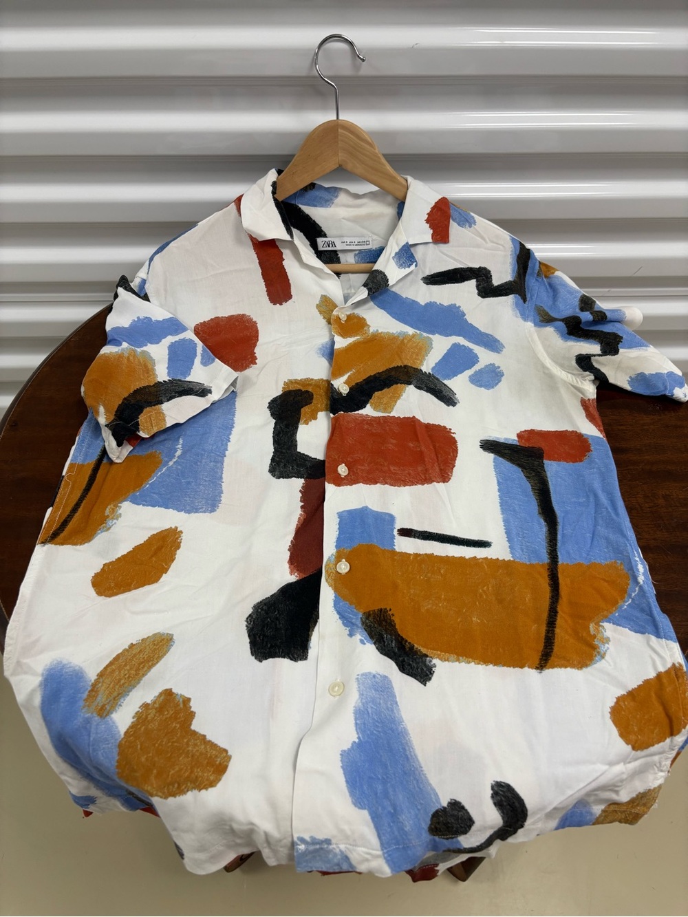Zara White Short-Sleeve Button-Up with Blue, Rust & Mustard Abstract Print